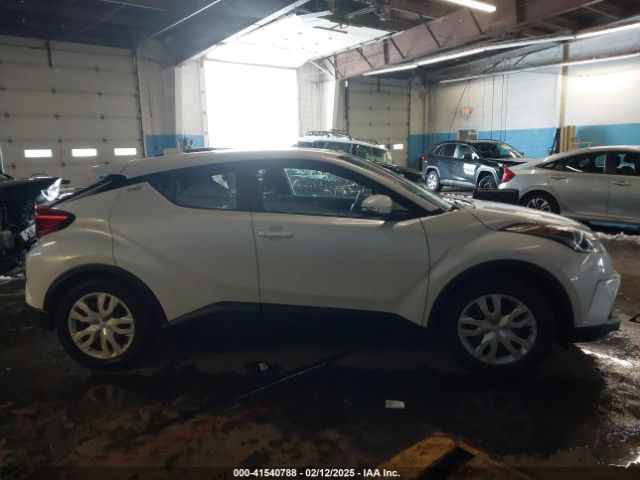 NMTKHMBX8KR087809 Toyota C-HR LE