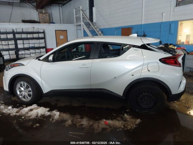 NMTKHMBX8KR087809 Toyota C-HR LE