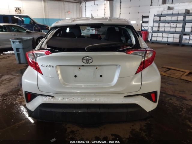 NMTKHMBX8KR087809 Toyota C-HR LE