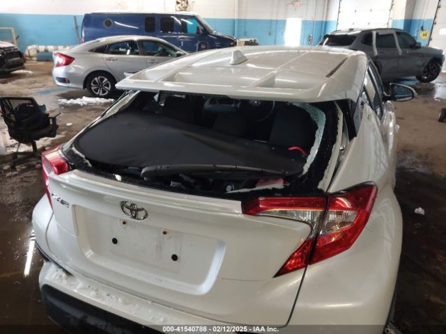 NMTKHMBX8KR087809 Toyota C-HR LE