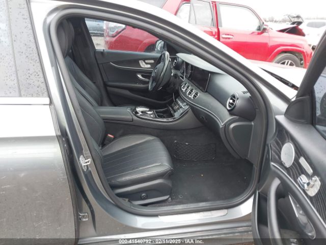 WDDZF4KB8HA104128 Mercedes-Benz E 300 4matic