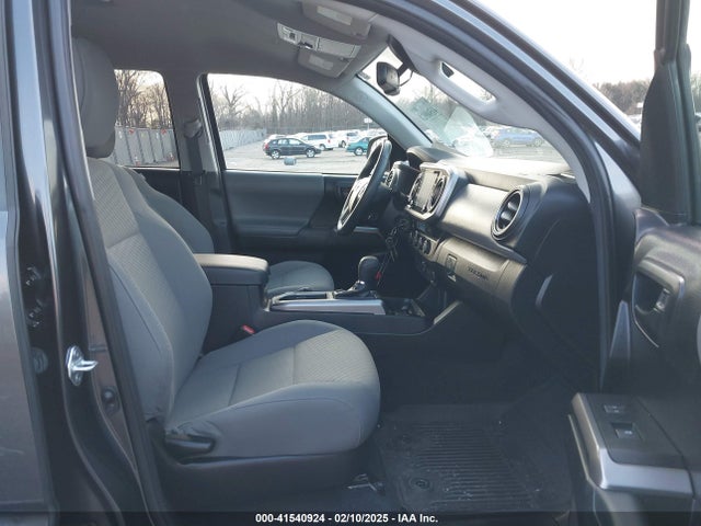 3TMCZ5AN0MM440622 Toyota Tacoma Sr5 V6