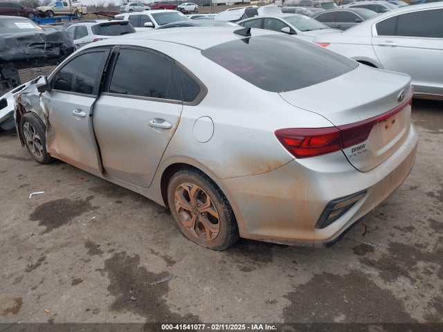 3KPF24AD6ME362733 KIA Forte Lxs