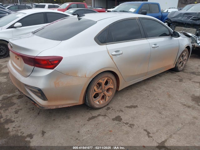 3KPF24AD6ME362733 KIA Forte Lxs