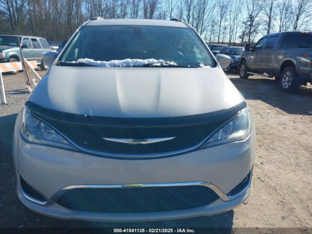 2C4RC1BG2HR667880 Chrysler Pacifica Touring-l