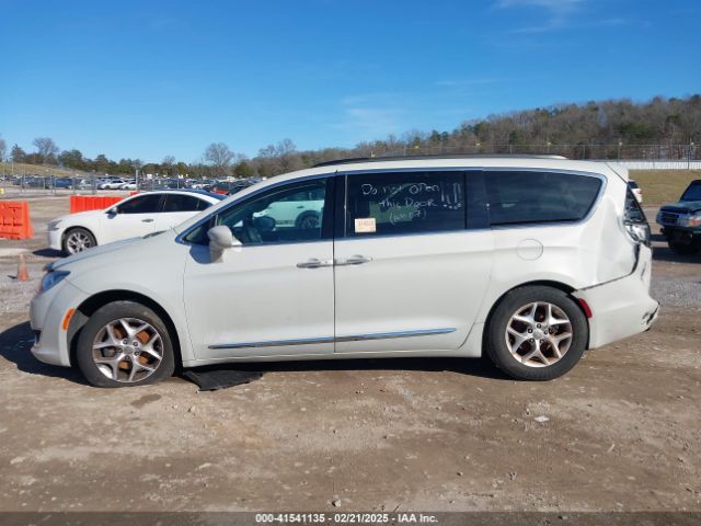 2C4RC1BG2HR667880 Chrysler Pacifica Touring-l