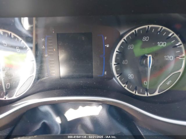 2C4RC1BG2HR667880 Chrysler Pacifica Touring-l