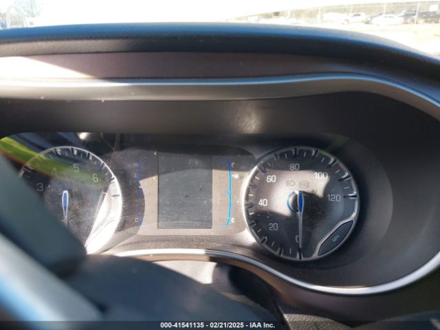 2C4RC1BG2HR667880 Chrysler Pacifica Touring-l