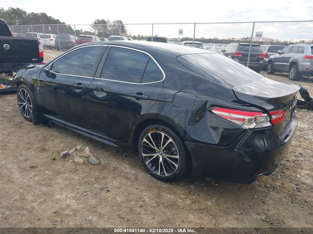 4T1B11HK5JU077048 Toyota CAMRY SE