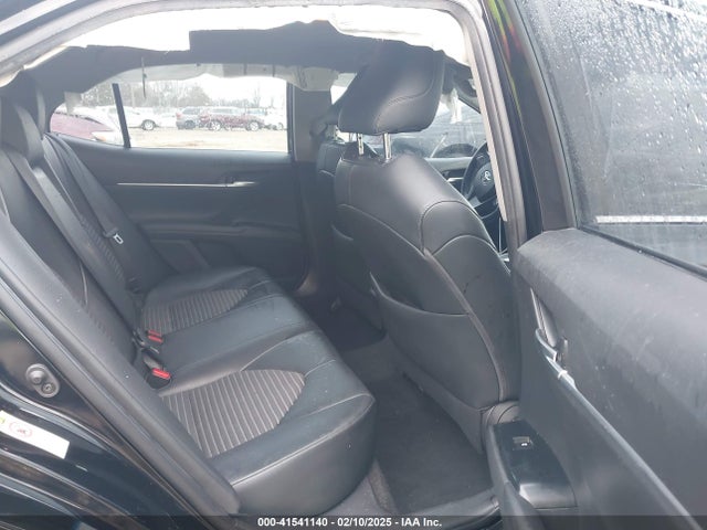 4T1B11HK5JU077048 Toyota CAMRY SE
