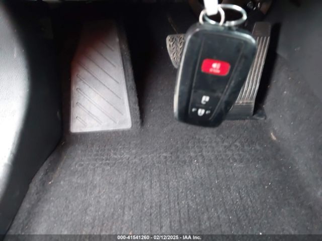 2T3P1RFV1PW358913 Toyota Rav4 Xle