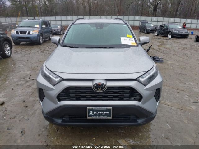 2T3P1RFV1PW358913 Toyota Rav4 Xle