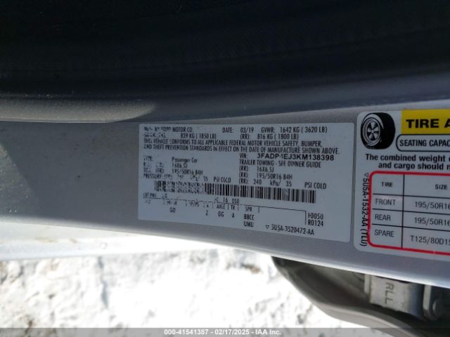3FADP4EJ3KM138398 Ford FIESTA SE