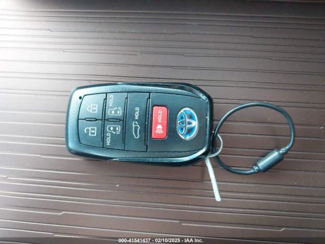 5TDYRKEC9RS200201 Toyota SIENNA XLE