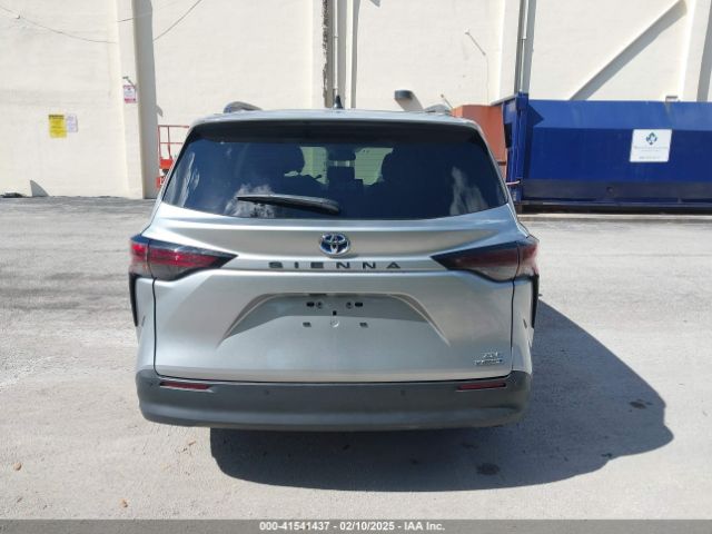 5TDYRKEC9RS200201 Toyota SIENNA XLE