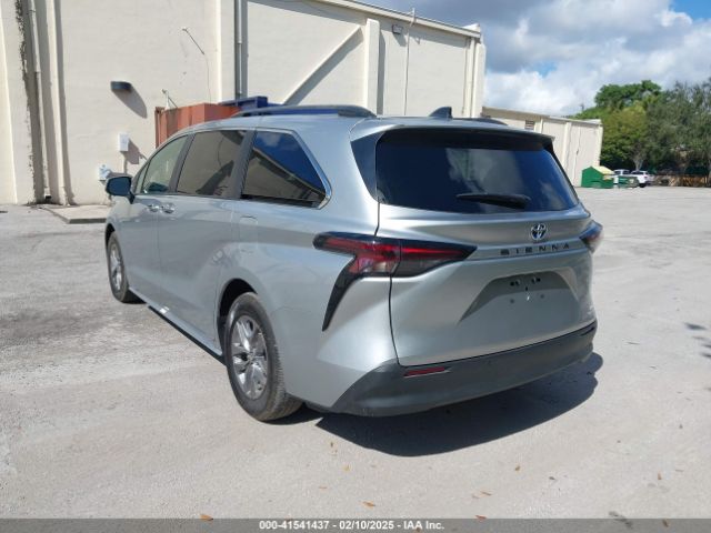 5TDYRKEC9RS200201 Toyota SIENNA XLE