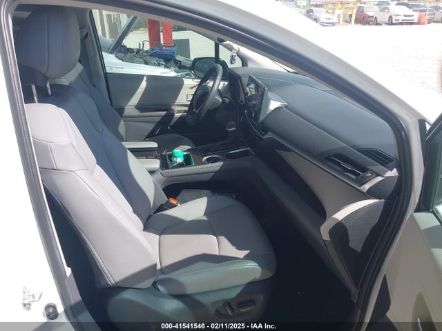 5TDYRKEC1NS136066 Toyota SIENNA XLE