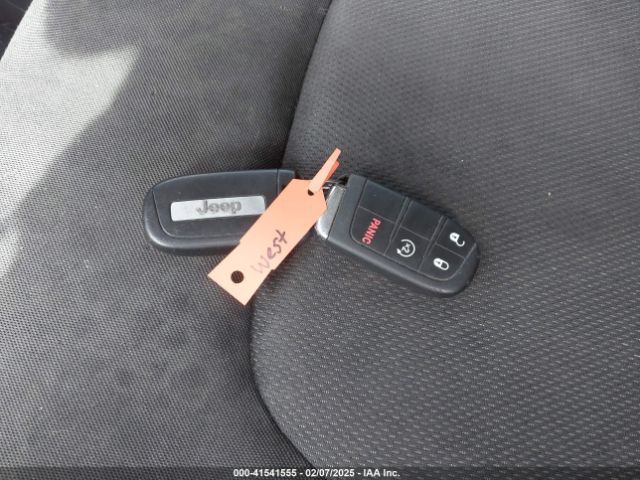 ZACCJBAB2JPH56754 Jeep Renegade Upland Edition 4x4