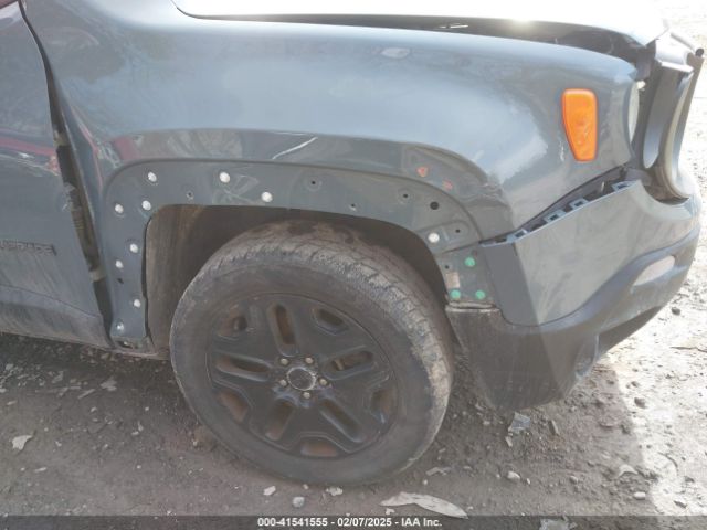 ZACCJBAB2JPH56754 Jeep Renegade Upland Edition 4x4