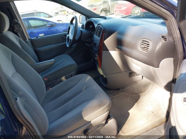 2004 CHRYSLER TOWN & COUNTRY 2C8GP44R14R510023 Photo 4