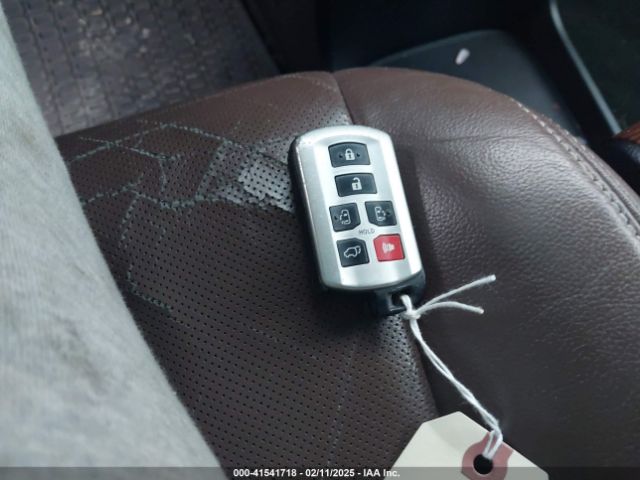 5TDYK3DC1FS661898 Toyota Sienna Limited Premium 7 Passenger