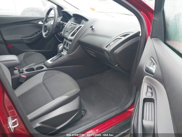 Ford FOCUS SE 2014 1FADP3F23EL378073 Image 5
