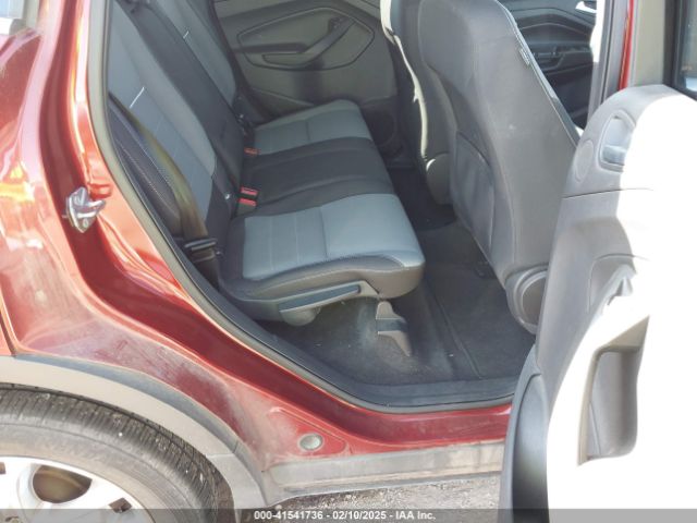 1FMCU9GXXEUC18807 Ford ESCAPE SE