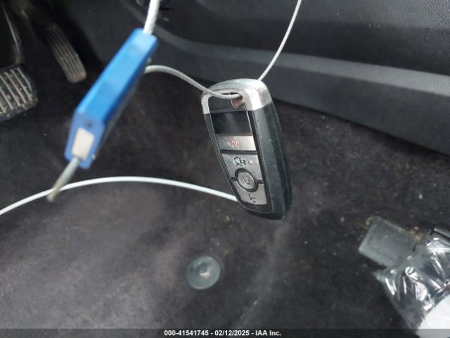 3FA6P0HDXHR335281 Ford FUSION SE