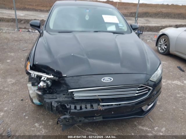 3FA6P0HDXHR335281 Ford FUSION SE