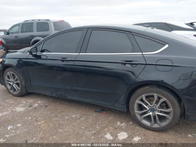 3FA6P0HDXHR335281 Ford FUSION SE
