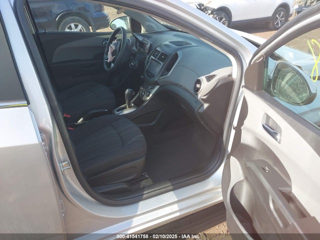 1G1JC5SH8G4107188 Chevrolet Sonic Lt Auto