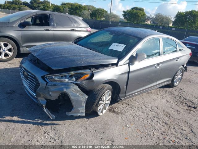 5NPE24AF7JH697309 Hyundai SONATA SE