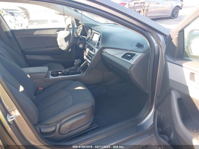 5NPE24AF7JH697309 Hyundai SONATA SE