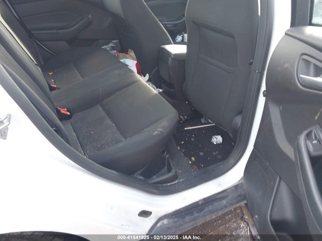 Ford FOCUS SE 2016 1FADP3F27GL217745 Image 8