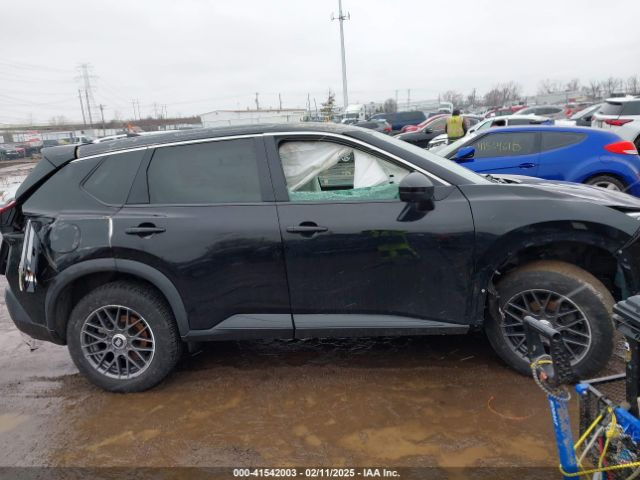 5N1AT3BA1MC737176 Nissan Rogue Sv Fwd