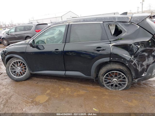 5N1AT3BA1MC737176 Nissan Rogue Sv Fwd
