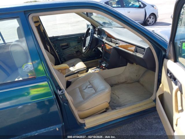 1993 MERCEDES-BENZ 190 WDBDA28DXPG064659 Photo 4