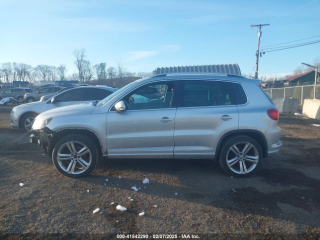 WVGBV7AX2GW019635 Volkswagen Tiguan R-line