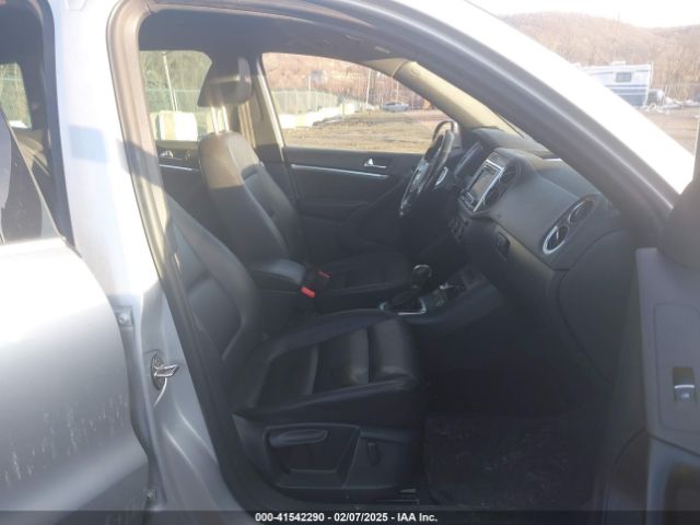 WVGBV7AX2GW019635 Volkswagen Tiguan R-line
