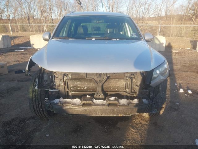 WVGBV7AX2GW019635 Volkswagen Tiguan R-line