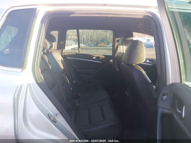 WVGBV7AX2GW019635 Volkswagen Tiguan R-line