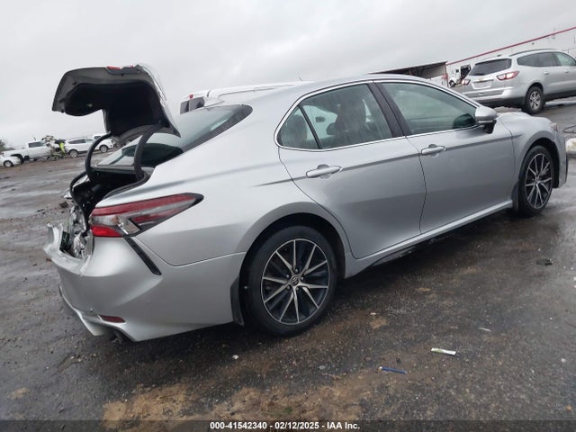 4T1T11AK8NU679382 Toyota CAMRY SE