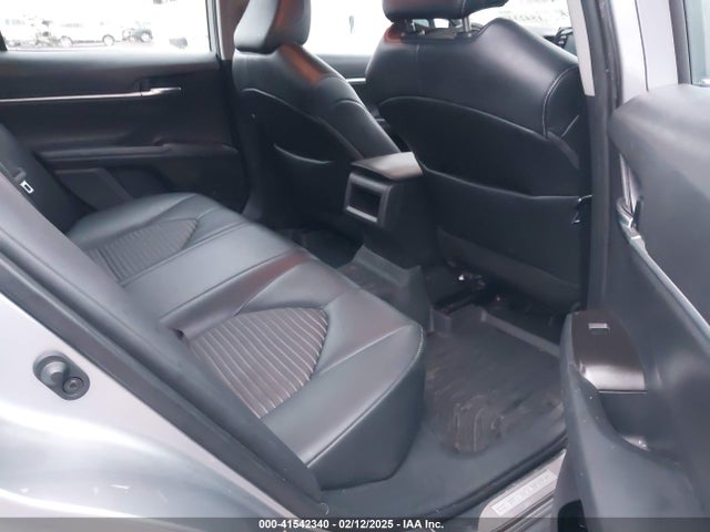 4T1T11AK8NU679382 Toyota CAMRY SE