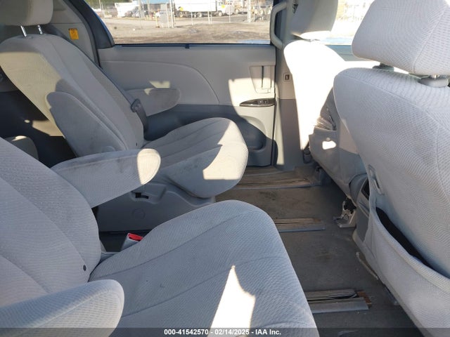 Продаж на аукціоні авто 2011 Toyota Sienna Le, vin: 5TDJK3DC5BS018711, номер лоту: 41542570