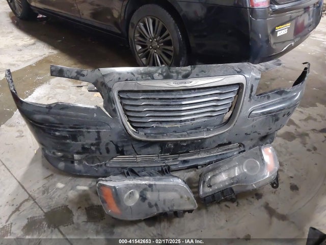 2C3CCAJG7EH240224 Chrysler 300c John Varvatos Limited Edition Awd