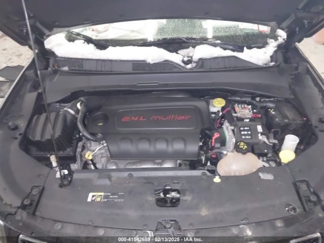 3C4NJDBB6JT187581 Jeep Compass Latitude 4x4
