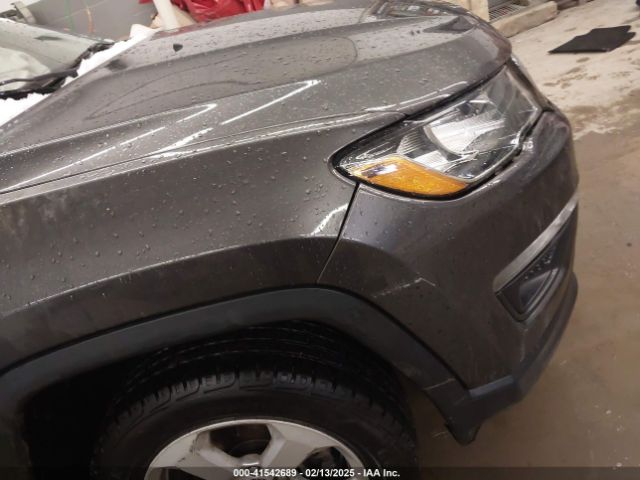 3C4NJDBB6JT187581 Jeep Compass Latitude 4x4