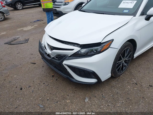 4T1S11AK0NU660076 Toyota CAMRY SE