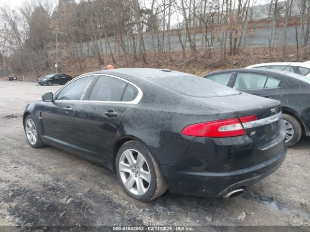 2011 JAGUAR XF SAJWA0FB3BLR84778 Photo 2