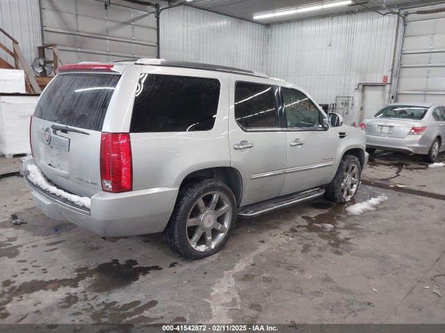 2010 CADILLAC ESCALADE 1GYUKBEF1AR155880 Photo 3